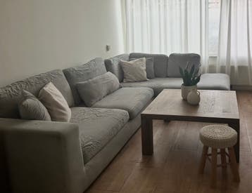 Gebruikte hoekbank, gratis af te halen na 10-07