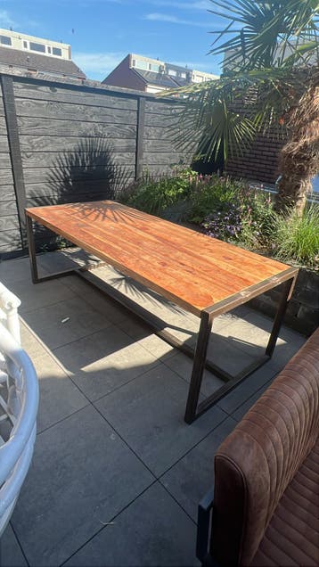 Mango eettafel