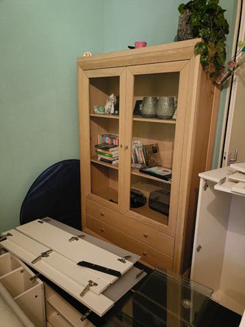 Buffetkast met twee laden, twee deuren en verlichting