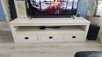 GRATIS stijlvolle TV-meubel