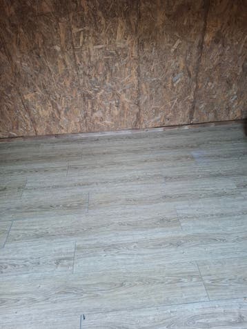 Gratis ongeveer 20 vierkantemeter klik pvc