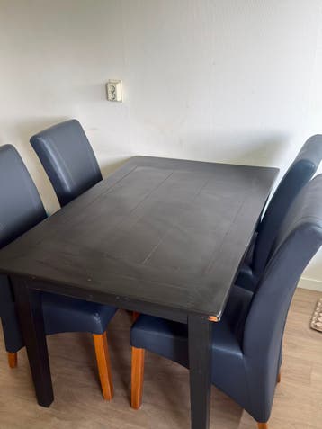 Eettafel met 4 stoelen - Zwart hout en donkerblauwe zitting
