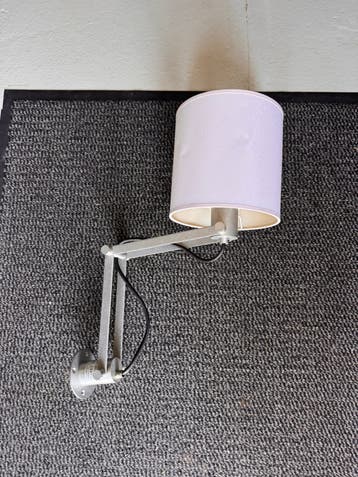 3 wandlampen.