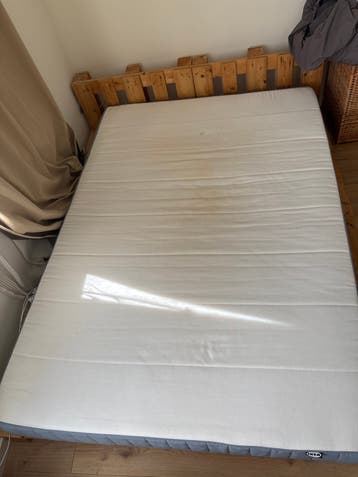 IKEA Matras 140x200 cm (met houten palletbed als je wilt)
