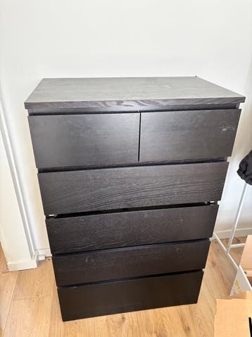 Zwarte Ikea ladekast (80x123x48)