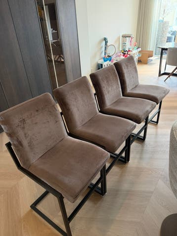 4 velvet bruine barkrukken GRATIS AFHALEN