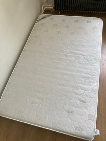 Gratis: Apollo Comfort Matras - goede staat (120x190)