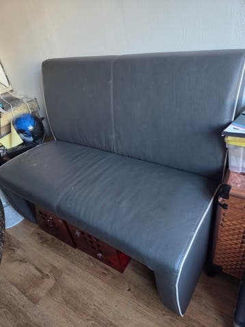 Grijze eetkamerstoelen en bankje, gebruikt