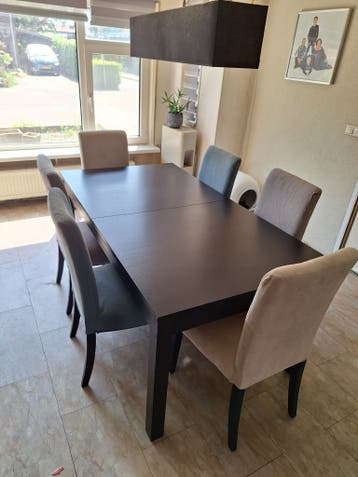 eettafel met 6 stoelen