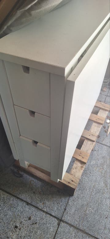 Witte ladekast met 3 laden