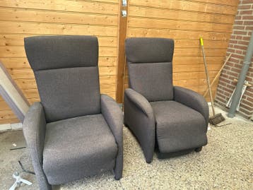 Twee comfortabele relaxstoelen - Grijs