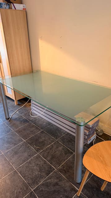 GRATIS eettafel+salontafel