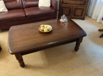 Eikenhouten salontafel
Met lade