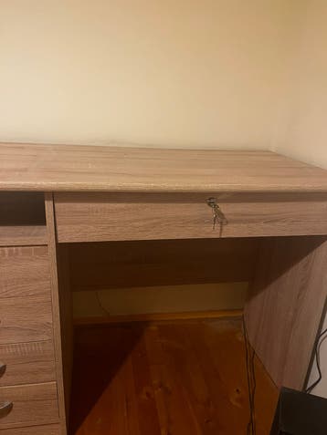 Bureau hout kleurig