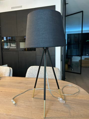 Zwarte tafellamp met gouden voetjes, 50cm hoog