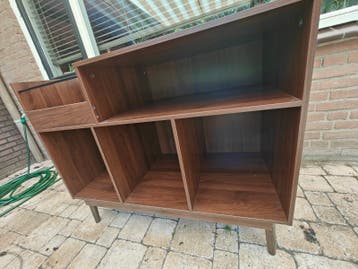 Platenmeubel / dressoir met opbergvakken