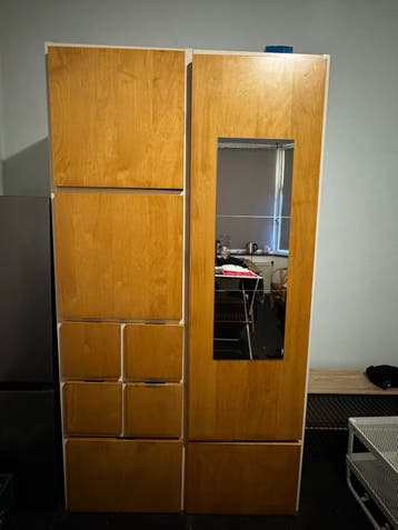 Houten kledingkast met spiegel en lades