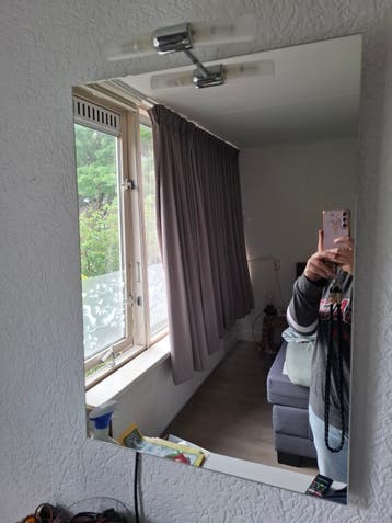 GRATIS Badkamerspiegel met verlichting en lange snoer