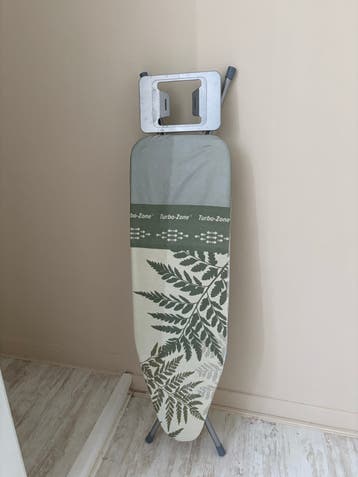Gratis ophalen Strijkplank Turbo-Zone met plantenprint