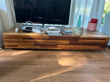Robuust (TV) meubel van massief hout, uniek design