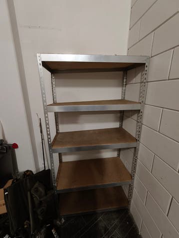 Stellingkast gratis af te halen in Apeldoorn