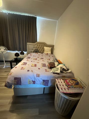 Boxspring 140x200cm met hoofdbord 210cm