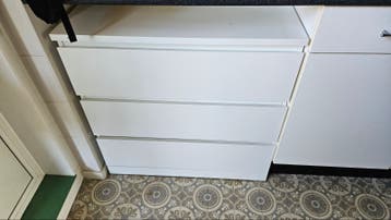 Zo goed als nieuwe IKEA kast met 3 lades