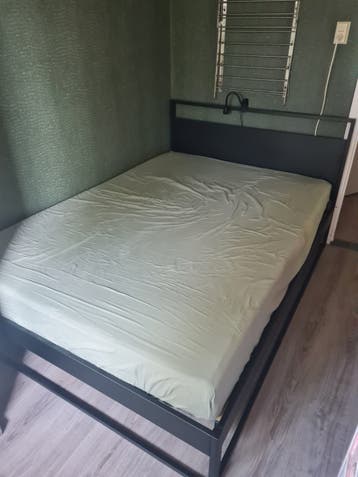 Tweepersoonsbed  140 200 cm met metalen frame