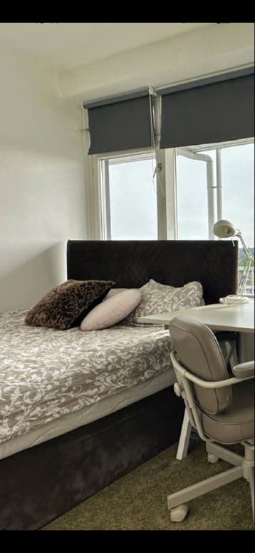GRATIS! Groot handgemaakt bed (200x210) met hoofdbord