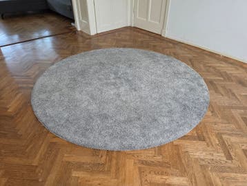 Gratis: Rond grijs IKEA Stoense vloerkleed (195 cm)