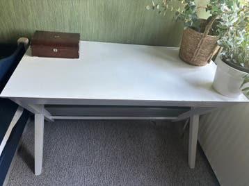Wit bureau met grote lade GRATIS!