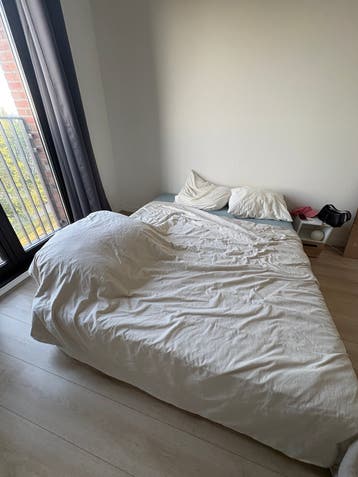 Gratis 2 IKEA matrassen + kussens / Free 2 IKEA mattresses