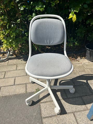 IKEA Kinder bureaustoel - in hoogte verstelbaar