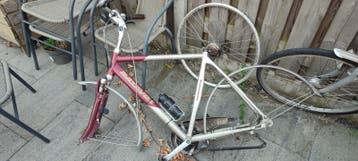 Batavus fietsframe met voorvork en spatborden