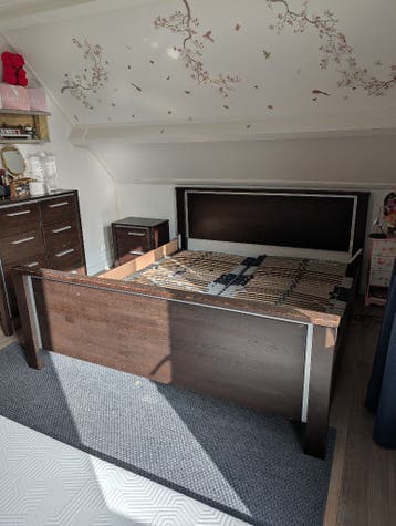 Gratis Bed (180x200 cm) + Nachtkastjes!