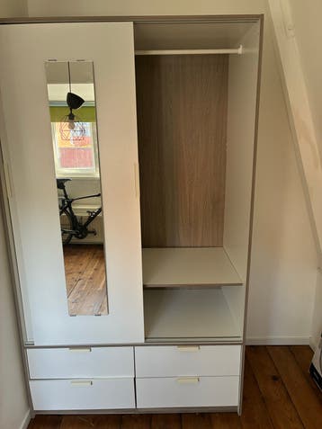 Kledingkast met spiegel en lades