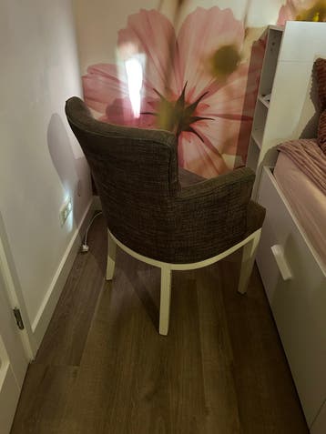 Zes stuks: Comfortabele stoelen met armleuningen
