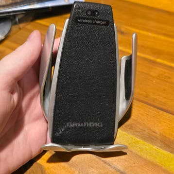 Grundig draadloze telefoonhouder met opladen
