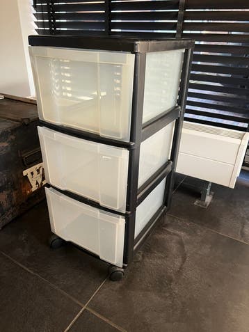 Plastic ladenkastje gratis ophalen
