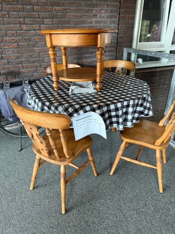 Gratis 4 stoelen, tafel, salontafel