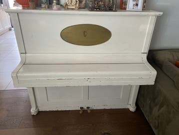 Antieke Witte Piano - Charmant en Gebruikt
