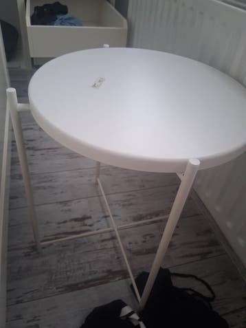 GRATIS IKEA bijzettafel wit, rond