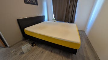 Tweepersoonsbed met matras