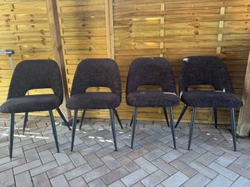 4 eetkamer stoelen Gratis