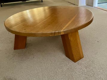 Stevige eikenhouten salontafel met 3 poten