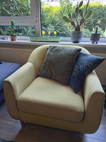 Gele fauteuil