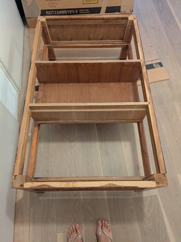 Wood table base to be picked up for free