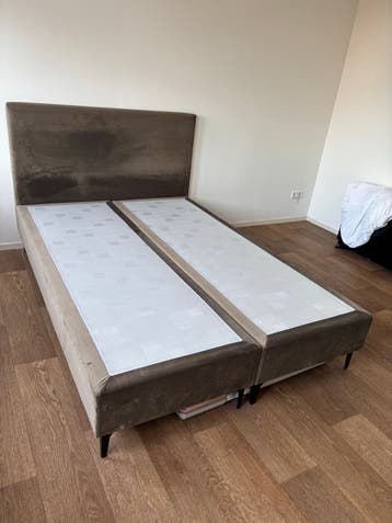 Gratis af te halen: Tweepersoons boxspring