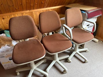 Gratis 3 Bureaustoelen