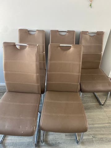 Set van 6 bruine eetkamerstoelen met chromen onderstel